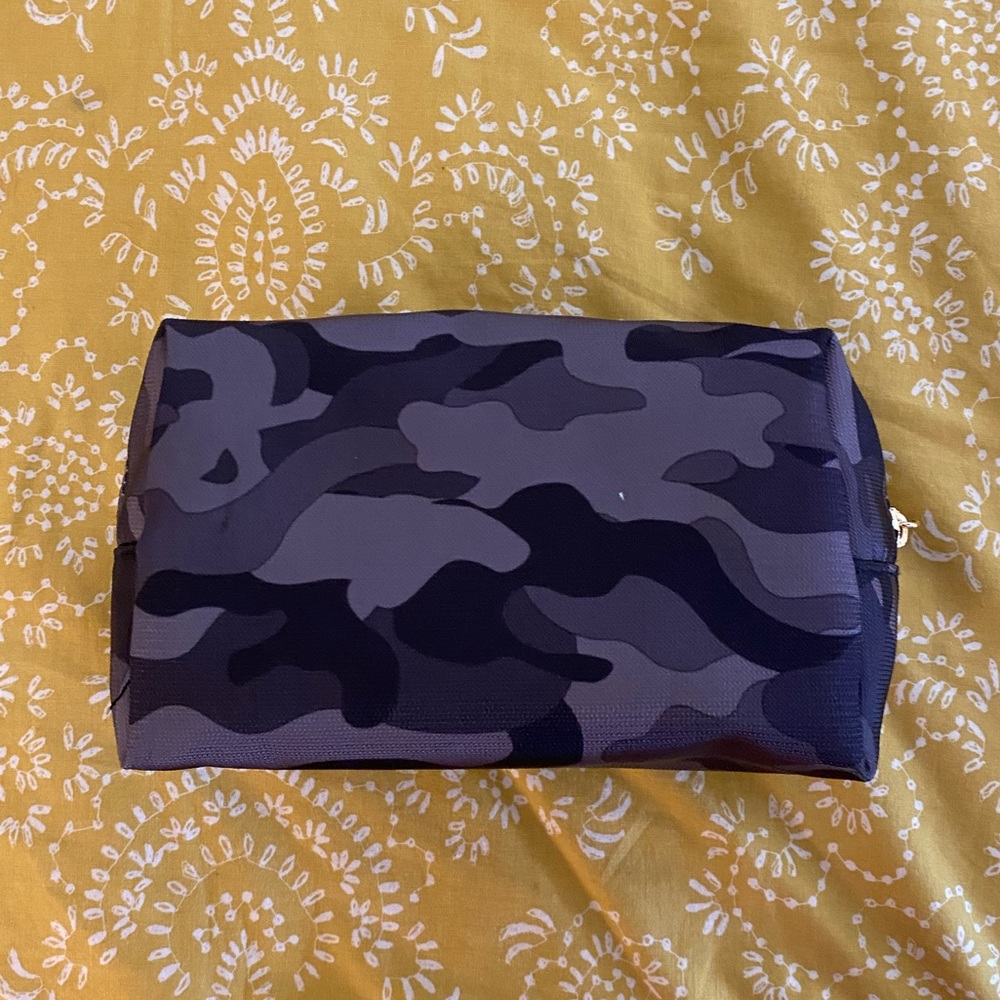 Ulta Beauty Tartan + Twine Black camouflage makeup bag